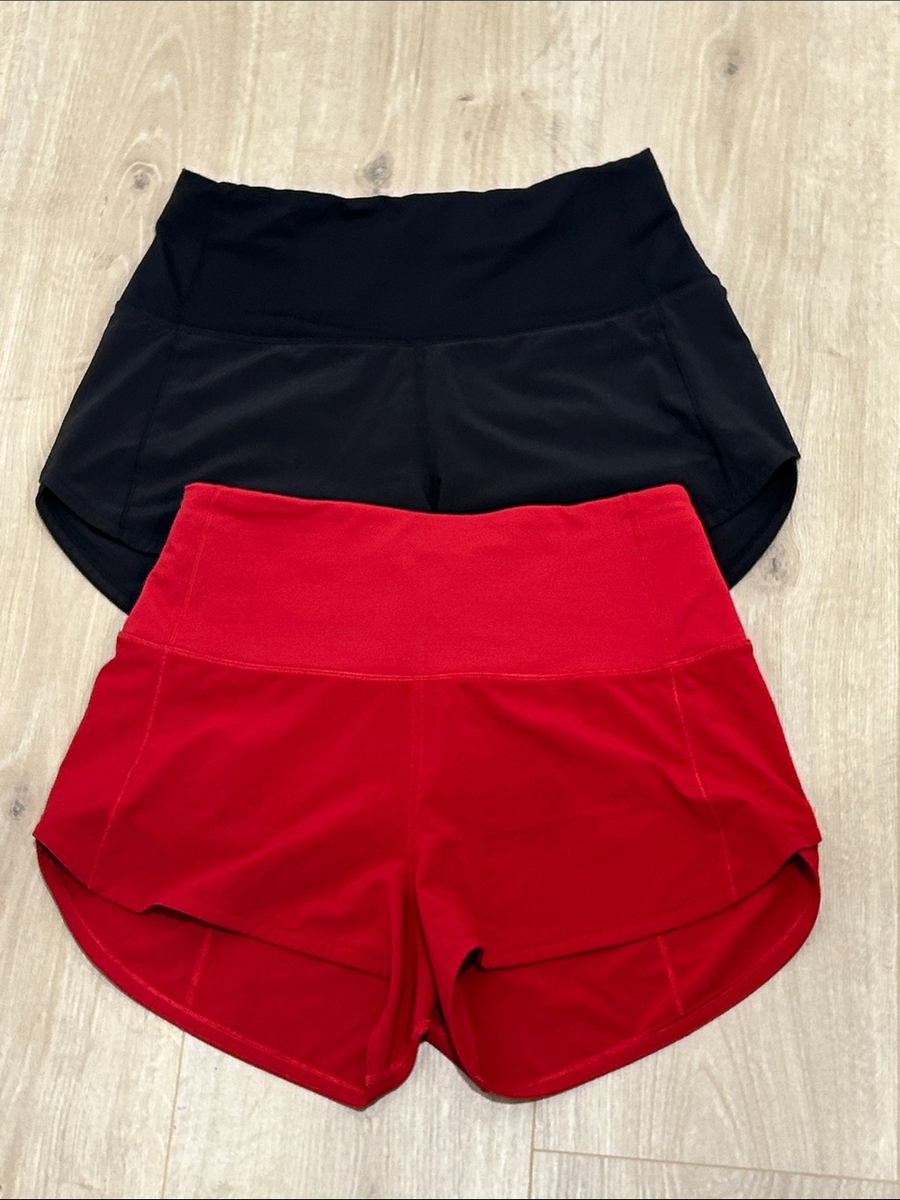 lululemon athletica Women’s Performance Shorts cut outliner Black & Red - Picture 2 of 7